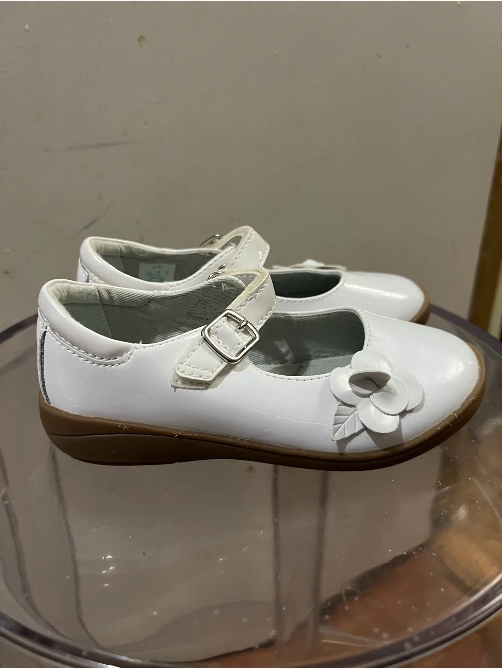 Stride Rite White Girls' Mary Jane Dress Shoes with Flower Accent